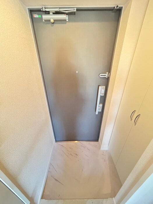 物件内観写真17　(玄関)