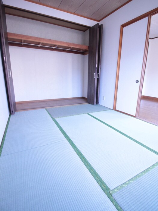 物件内観写真8　(居室)