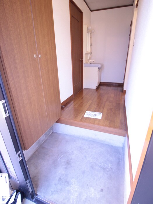 物件内観写真18　(玄関)