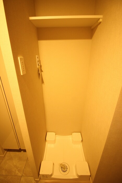 物件内観写真12　(洗濯機置場)