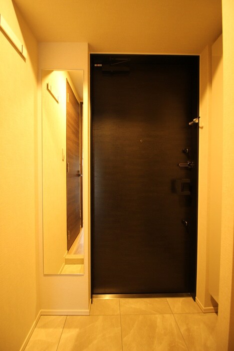 物件内観写真16　(玄関)