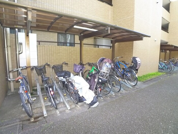 物件外観写真6　(駐輪場)