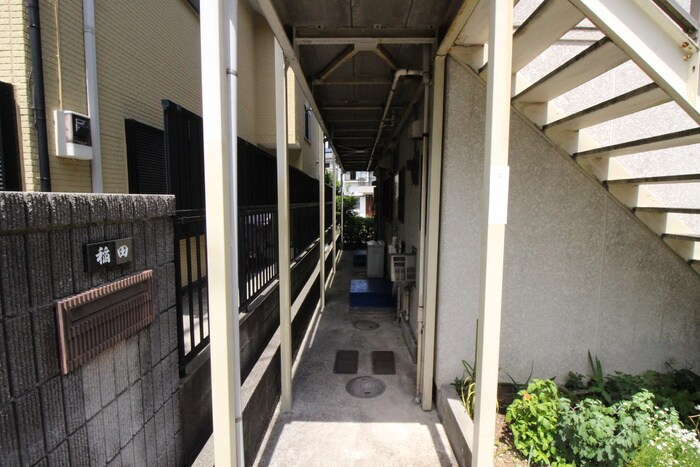 物件外観写真4　(エントランス部分)