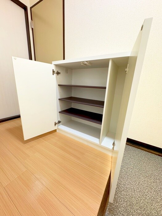 物件内観写真19　(靴箱)