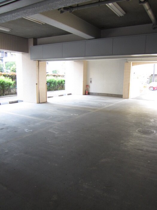 物件外観写真5　(駐輪場)