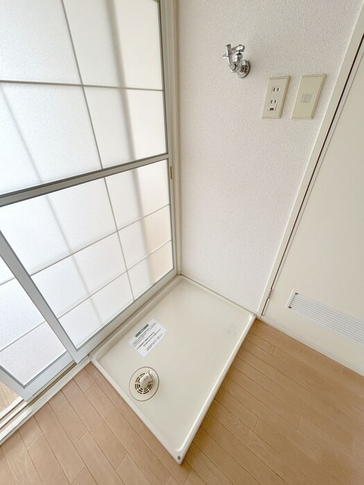 物件内観写真12　(洗濯機置場)