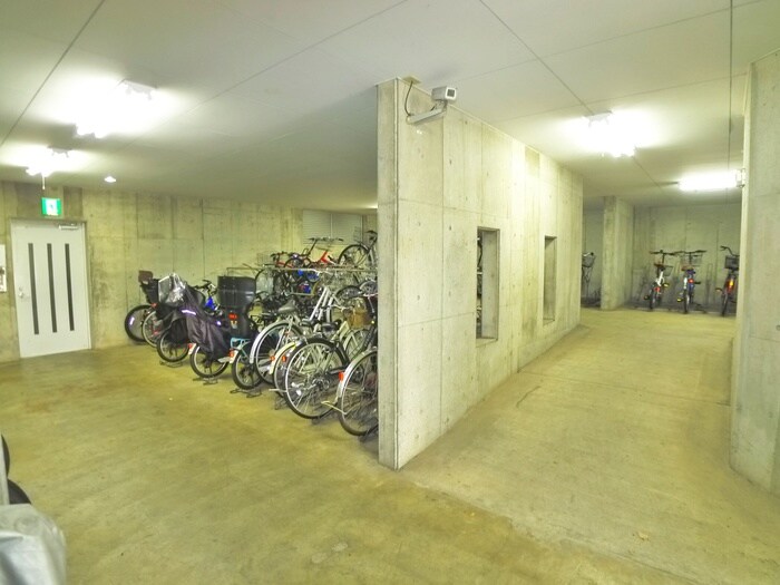 物件外観写真5　(駐輪場)