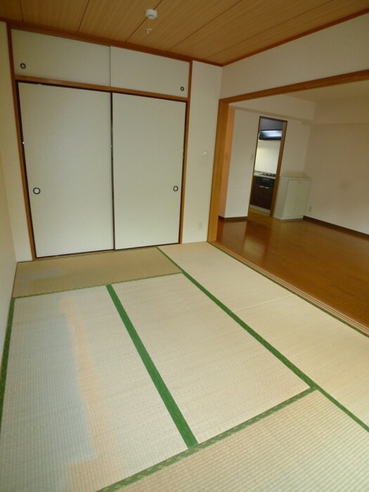 物件内観写真10　(居室)