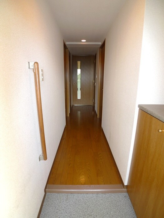 物件内観写真18　(玄関)