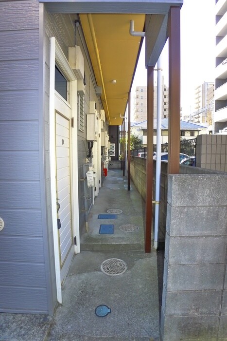 物件外観写真4　(エントランス部分)