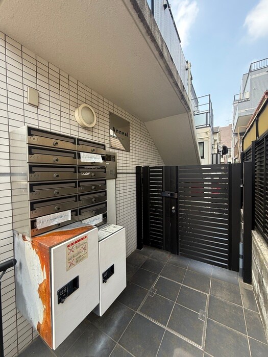 物件外観写真3　(エントランス部分)