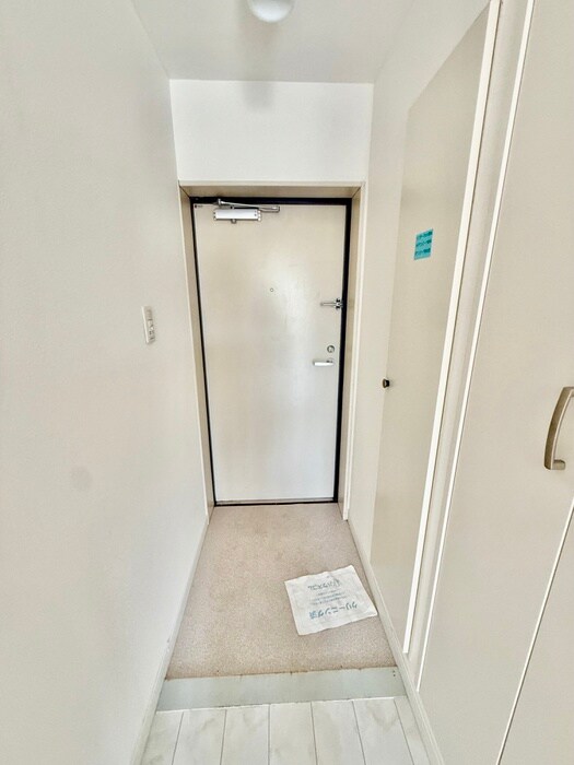 物件内観写真15　(玄関)