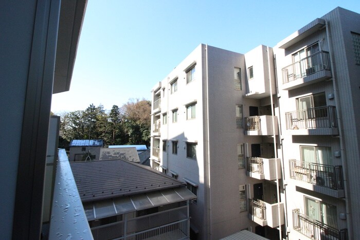 物件内観写真16　(室内からの展望)