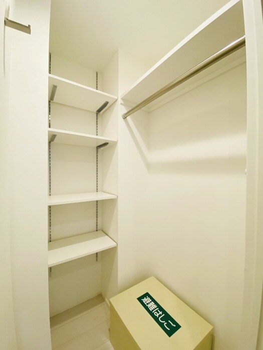 物件内観写真12　(収納)