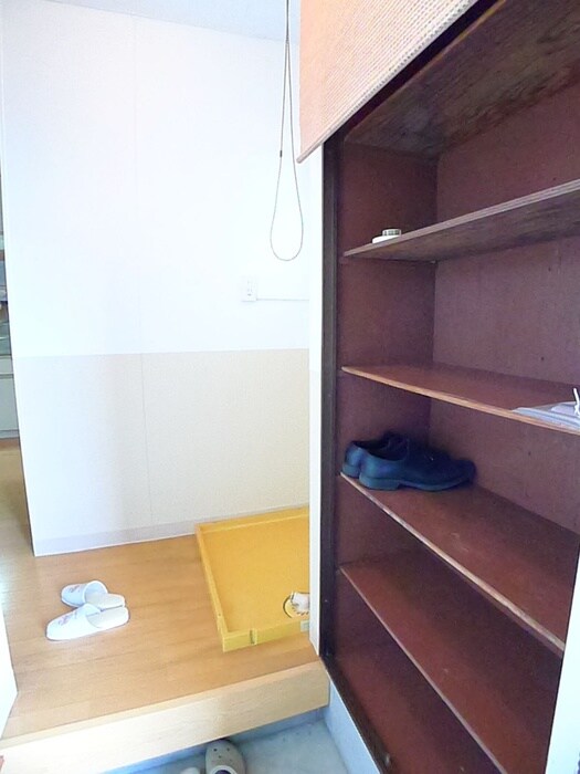 物件内観写真15　(靴箱)
