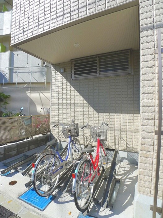 物件外観写真3　(駐輪場)