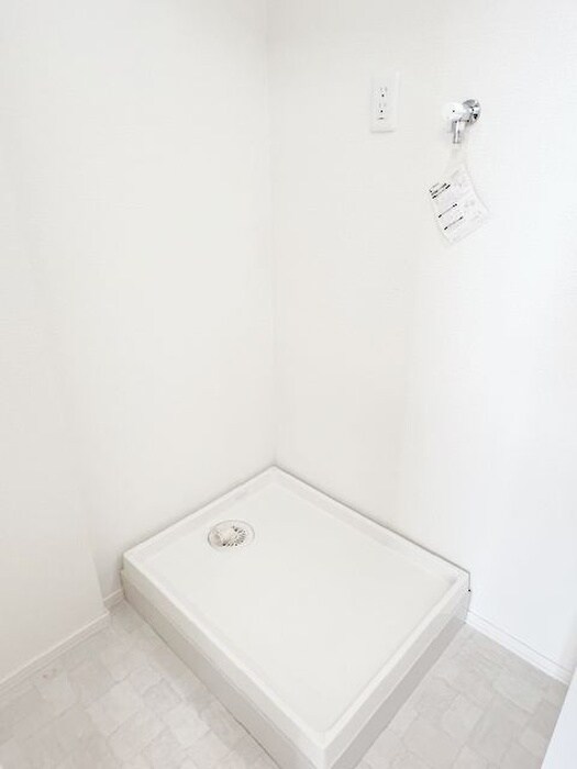 物件内観写真16　(洗濯機置場)