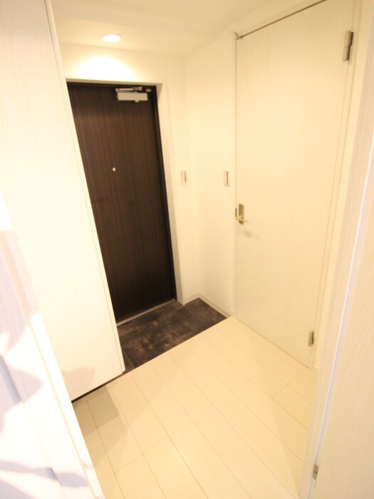 物件内観写真16　(玄関)