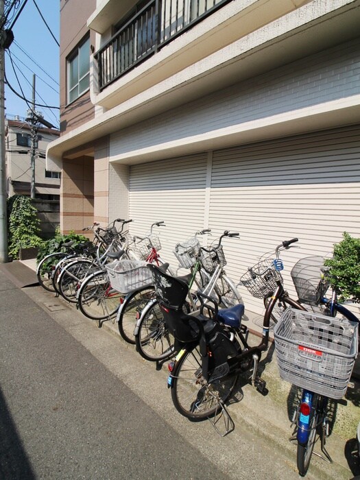 物件外観写真5　(駐輪場)