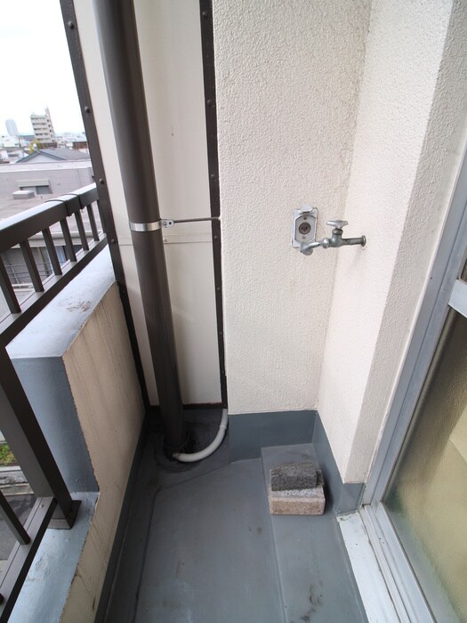 物件内観写真18　(洗濯機置場)