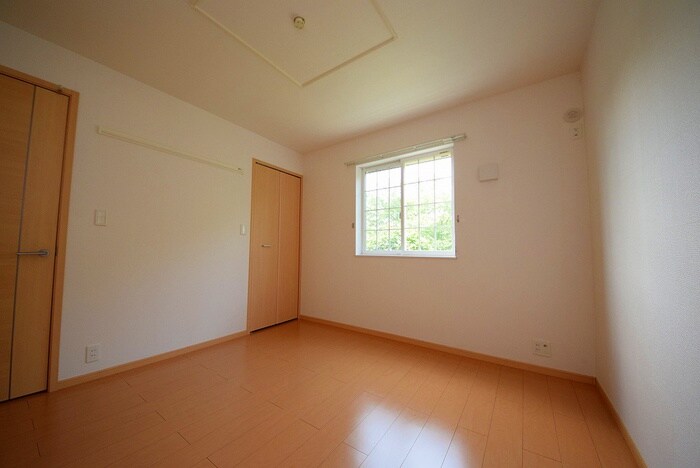 物件内観写真5　(室内からの展望)