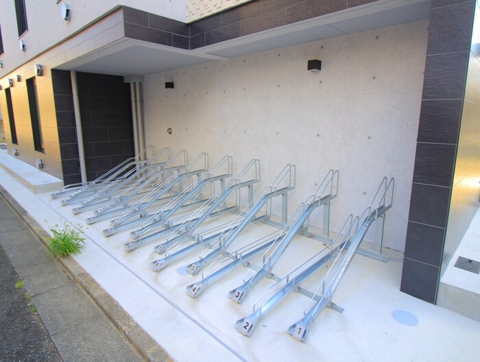 物件外観写真6　(駐輪場)