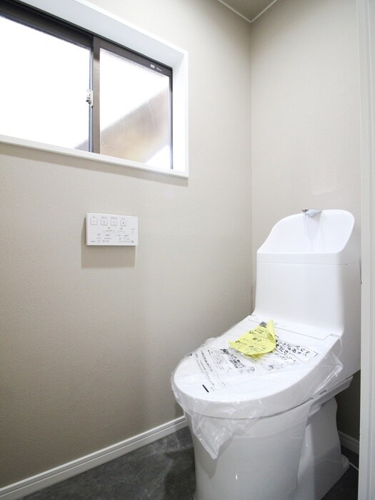 物件内観写真14　(トイレ)