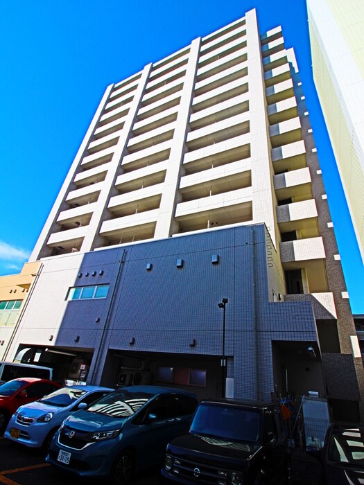 物件外観写真4　(駐車場)