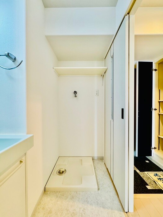 物件内観写真15　(洗濯機置場)