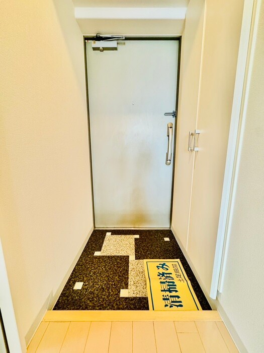 物件内観写真17　(玄関)