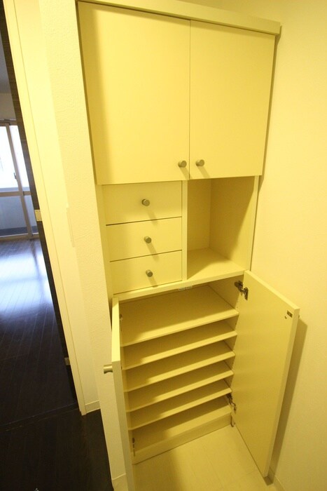 物件内観写真15　(靴箱)