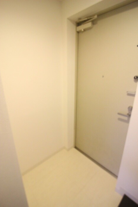 物件内観写真16　(玄関)