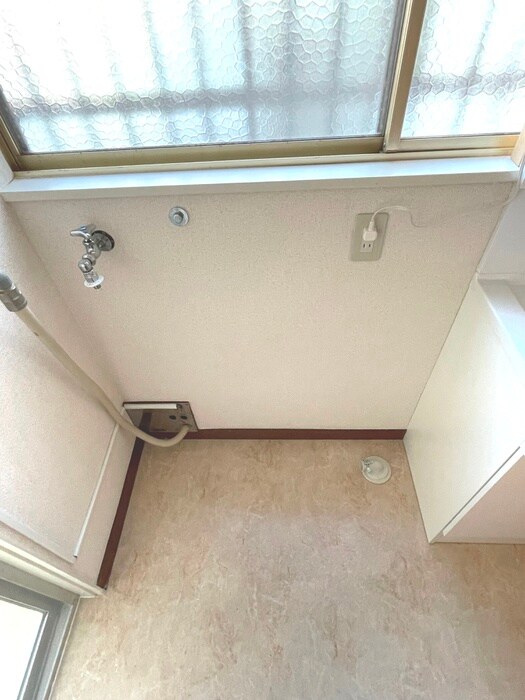 物件内観写真12　(洗濯機置場)