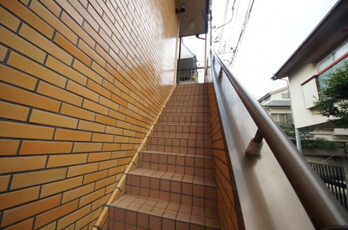 物件外観写真4　(エントランス部分)