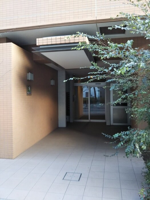 物件外観写真6　(エントランス部分)