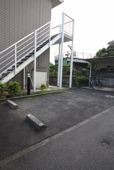 物件外観写真6　(駐車場)