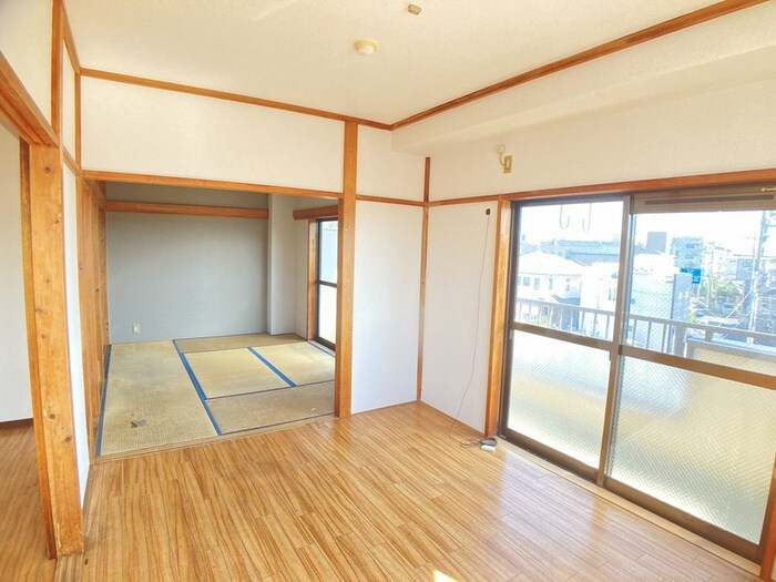 物件内観写真3　(居室)