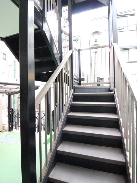 物件外観写真6　(エントランス部分)