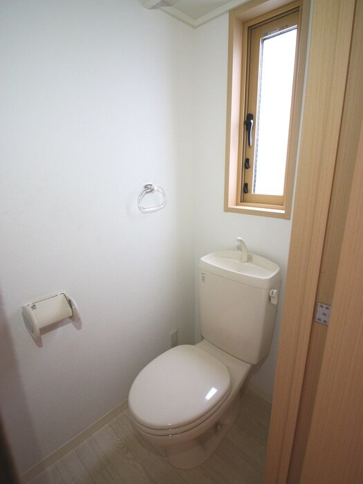 物件内観写真12　(トイレ)