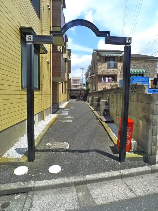 物件外観写真4　(エントランス部分)