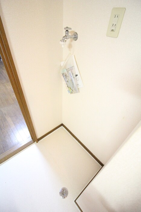 物件内観写真19　(洗濯機置場)