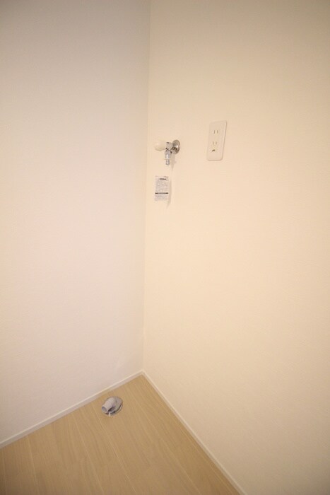 物件内観写真12　(洗濯機置場)