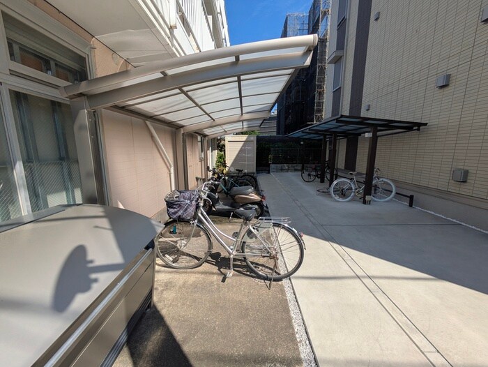 物件外観写真5　(駐輪場)