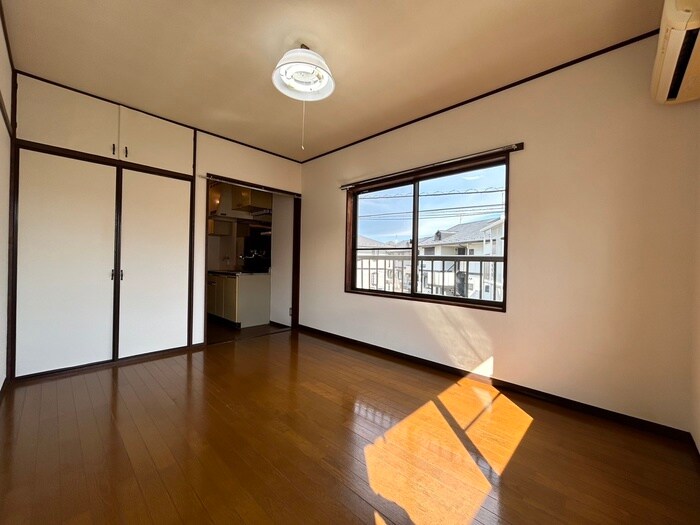 物件内観写真8　(居室)