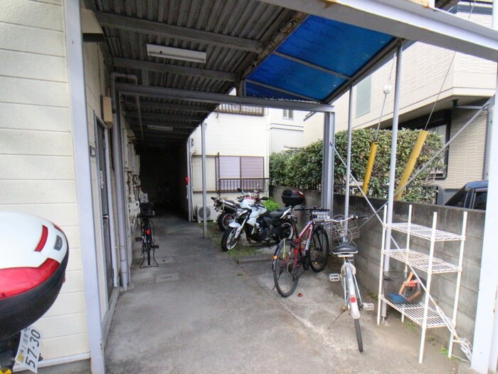 物件外観写真4　(駐輪場)