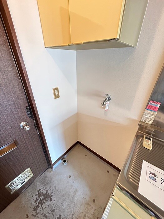 物件内観写真16　(洗濯機置場)