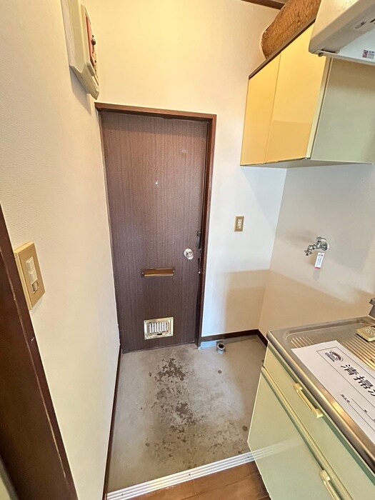 物件内観写真17　(玄関)