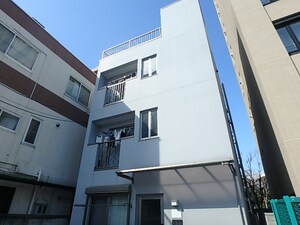 キャトルセゾン六義園外観写真
