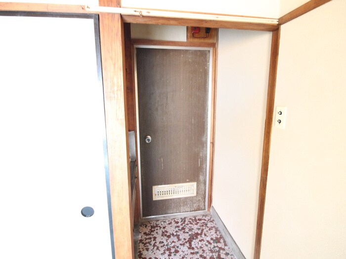 物件内観写真18　(玄関)
