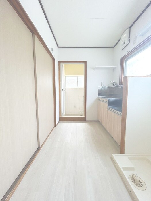 物件内観写真18　(廊下)